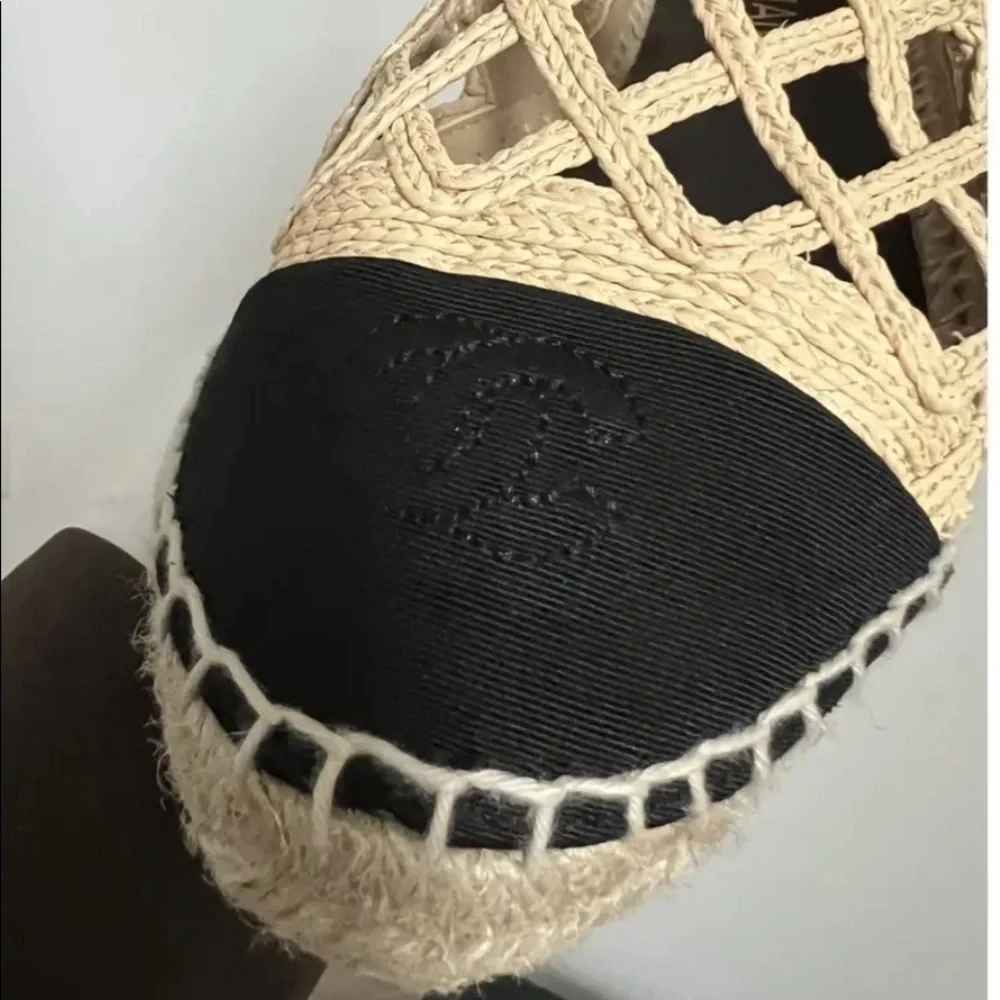 CHANEL Beige Crochet and Black Cap-Toe Espadrilles 38FR